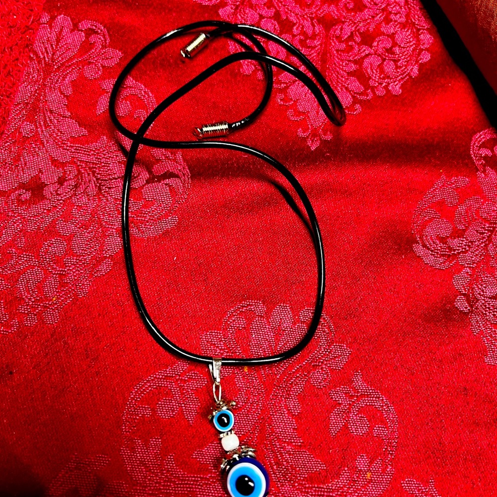 Nice eye nacklace.